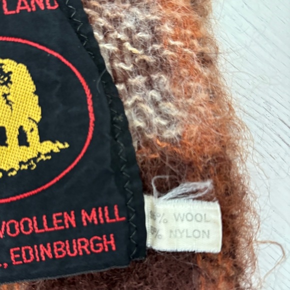 The Edinburgh Woollen Mill Vintage Scottish Wool Plaid Lap Blanket/ Shawl/ Throw - Picture 10 of 10